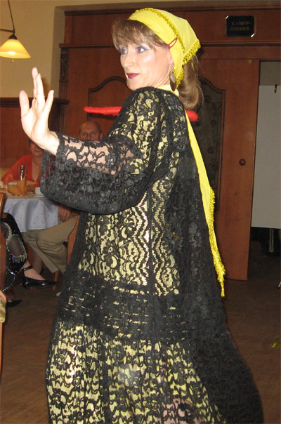 Foto Elke Drescher: nubisch in original Girrgar und mit Tabarka